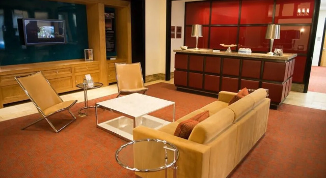 Crystal Quarters Furnished Apartments At The Gramercy, Забронировать Апартаменты/квартира Отели Арлингтон с бассейном, рядом с The Fashion Centre at Pentagon City, Бассейн