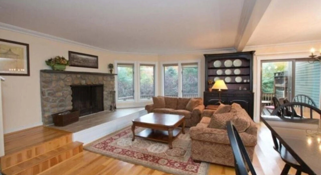 Pet Friendly Pines at Topnotch, Varaa Hotelli Hotellit New England uima-altaalla, Uima-allas