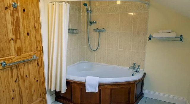 Коттедж с видом на сад East Clare Golf Village