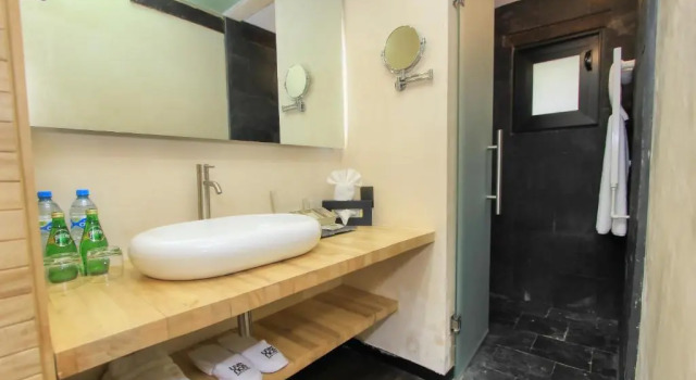 Четырёхместный номер Deluxe Uvence Garden Hotel