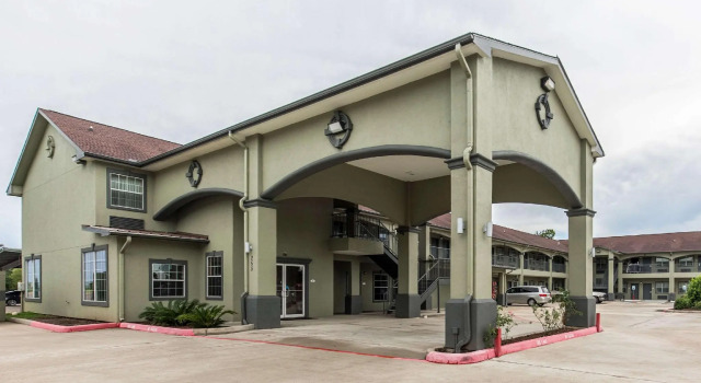Двухместный номер Standard Quality Inn & Suites Bridge City Orange