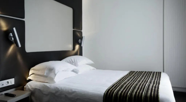 Номер Premium Brit Hotel de Grignan Vichy