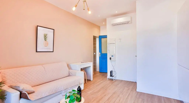 Апартаменты Superior Escapade en Amoureux T2 luxueux, Love Room avec balnéo, 60m gare - hypercentre - La Porte Bleue 4