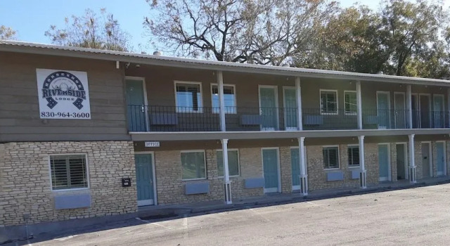 Horseshoe Riverside Lodge, Забронировать Отель Каньон-Лейк Texas Hill Country