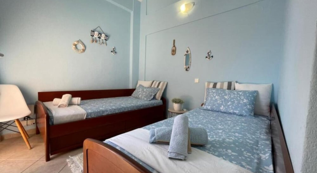Cozy Dora's Beach House Offers Panoramic Views of Sea!, Book Vacation Home Sithonia Macedonia