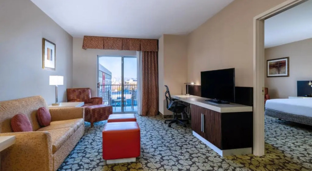 Двухместный люкс c 1 комнатой Hilton Garden Inn Las Vegas Strip South