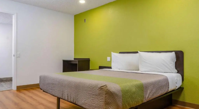 Номер Standard Motel 6-Fresno, CA - Yosemite Hwy