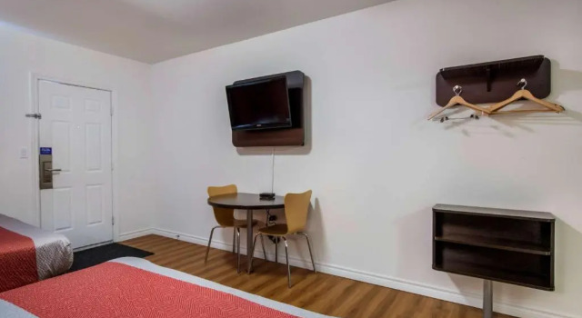 Четырёхместный номер Standard Motel 6-Sudbury, ON
