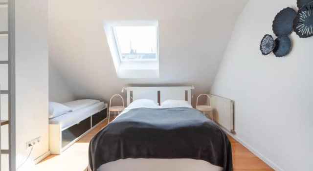 Vienna Roof Top Apartment with Terrace, Parking and AC