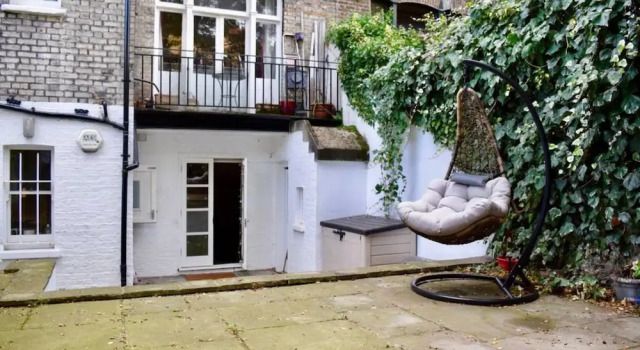 1 Bedroom Apartment With Large Garden in West London, Varaa Huoneisto Asunnot kohteessa Merseyside, Huoneisto