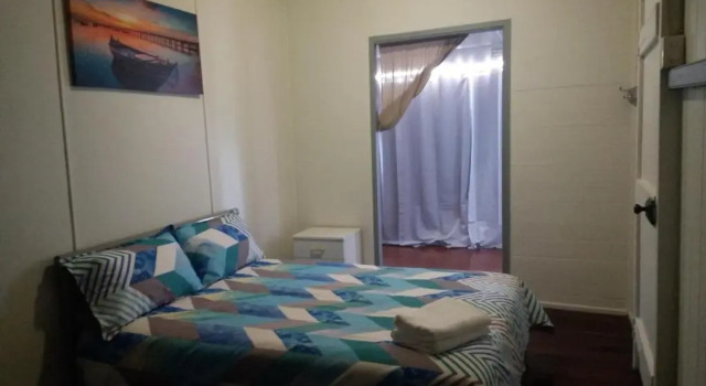 66a farnborough rd, Book Hotel Meikleville Hill Queensland