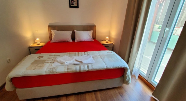 Apartment 5 Double Bed & Bidet Sleeps 2 Guests, Prenota Appartamento Splitska 