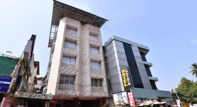 OYO Flagship 48912 Chandrika Residency MG Road, Забронировать Отель Отели штата Кералы с завтраком, Завтраки