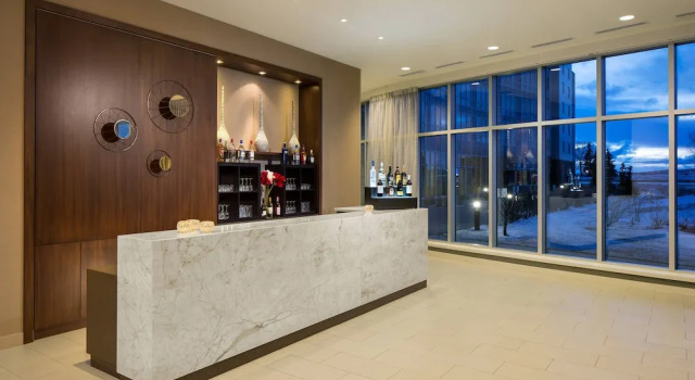 Courtyard Calgary Airport, Rezerwuj Hotel Hotele w Calgary Region z parkingiem, Parking