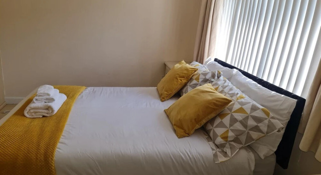 Stunning 4-bed House in Walsall, Varaa Lomakoti Mökit kohteessa Merseyside, Mökki