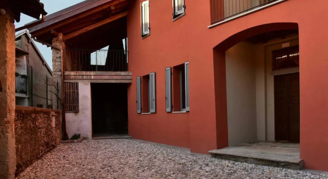 Ronchetto, Boek Appartementenhotel Cunardo Lombardije