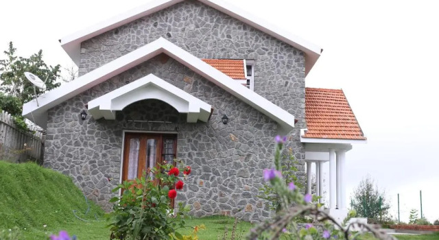 Вилла Adhithya Holidays