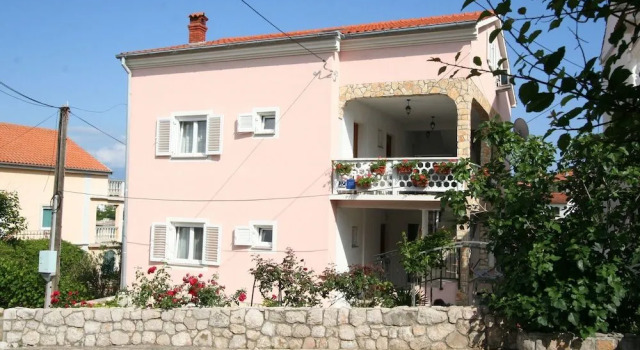Apartman Radosav 1/4, Prenota Appartamento Hotel a Isole Quarnerine con parcheggio, Parcheggio