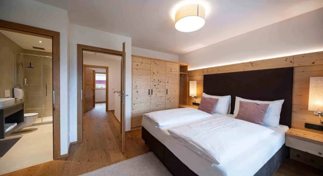 Апартаменты Premier Lakeside Luxury Apartments