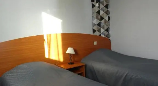 Hotel Les 3 Marchands, Rezerwuj Hotel Bressuire Poitou-Charentes