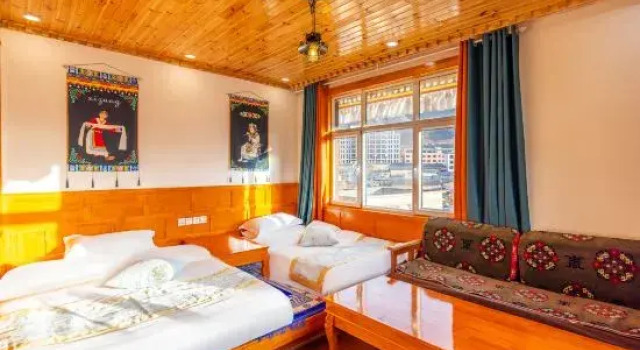 Люкс Langmulingka Lodge · Highland Serenity Cloudview Family Homestay (Langmusi)