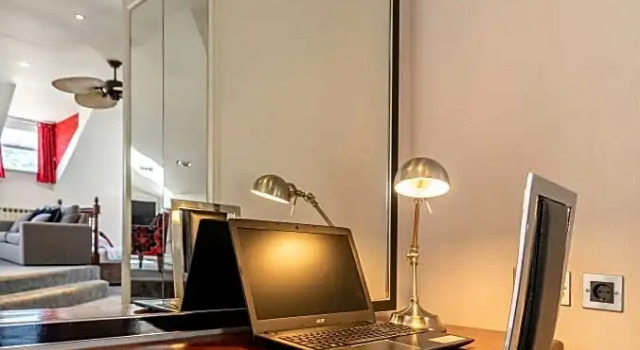 Люкс Пентхаус The Inn Boutique Hotel Bar and Restaurant
