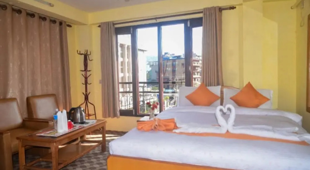 Двухместный номер Deluxe с балконом Hotel Travel Inn