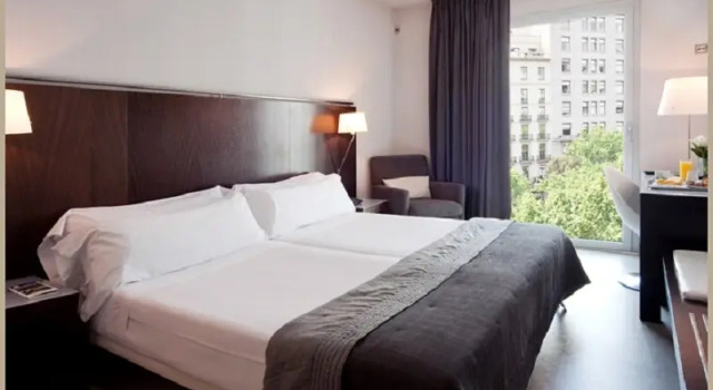 Трёхместный номер Standard с балконом Hotel Actual