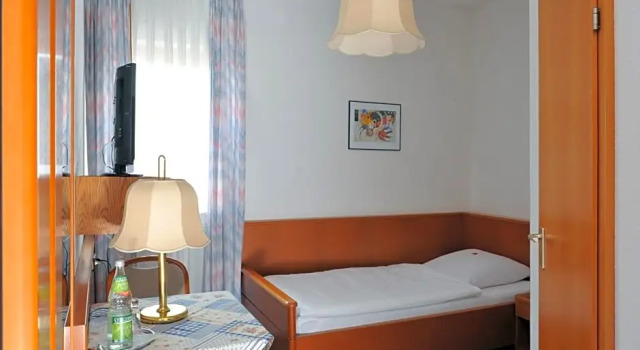 Hotel Grüner Baum, Varaa Hotelli Hotellit Baijeri pysäköinnillä, Pysäköinti