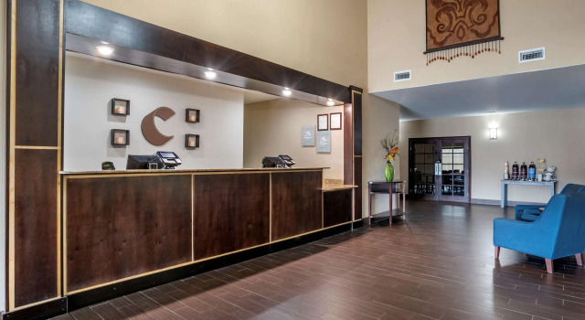 Comfort Inn & Suites Scott-West Lafayette, Забронировать Отель Лафайетт Acadiana