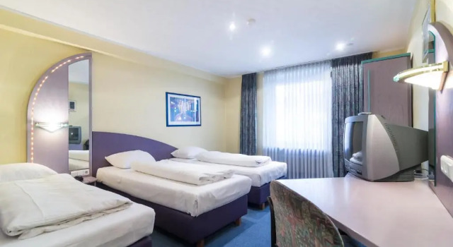 Четырёхместный номер Standard Tagungshotel Höchster Hof