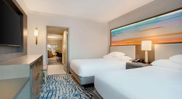 Четырёхместный люкс Embassy Suites by Hilton Tampa Downtown Convention Center