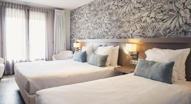 Трёхместный номер Standard с видом на море Van der Valk Hotel Le Catalogne Saint Aygulf
