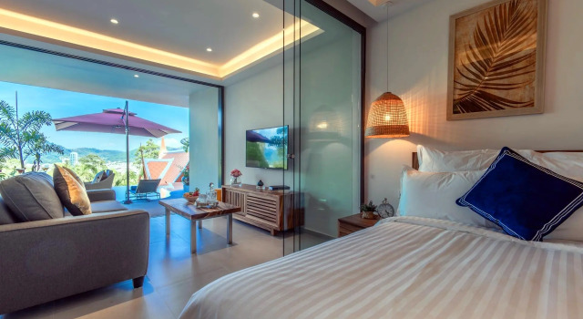 Люкс с видом на бассейн Patong Heights