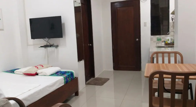 Lighthouse Apartment and Guest Inn