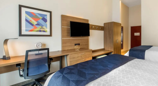 Четырёхместный люкс Holiday Inn Express Houston-Alvin by IHG
