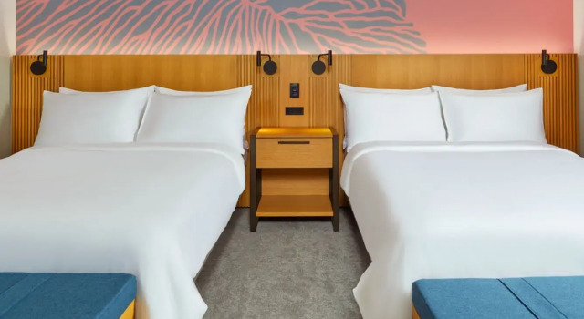 Четырёхместный номер Standard с частичным видом на океан Renaissance Honolulu Hotel & Spa