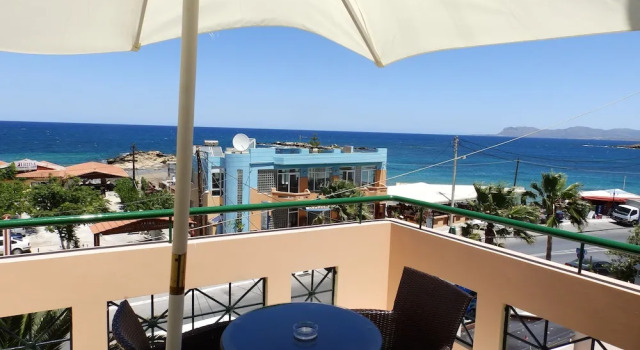Студия с балконом и с видом на море Sevach Apartments