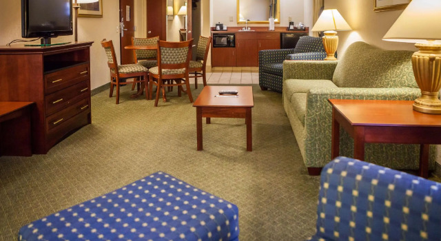 Czteroosobowy suite 1 sypialnia Hampton Inn & Suites, Springfield SW