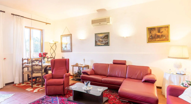 Alluring holiday home in Assoro with private pool, Book Hotel Hoteller i Assoro med pool, Swimmingpool