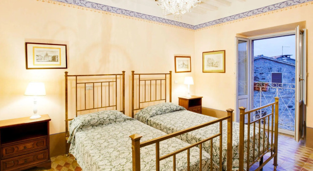 Rustic Villa in Sermugnano with Swimming Pool, Prenota Villa Ville a Lazio, Villa