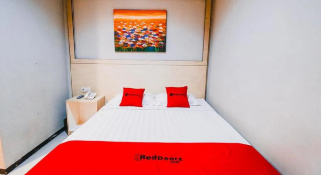 RedDoorz Plus near Sultan Hasanuddin Airport, Prenota Hotel Hotel a Sulawesi con parcheggio, Parcheggio
