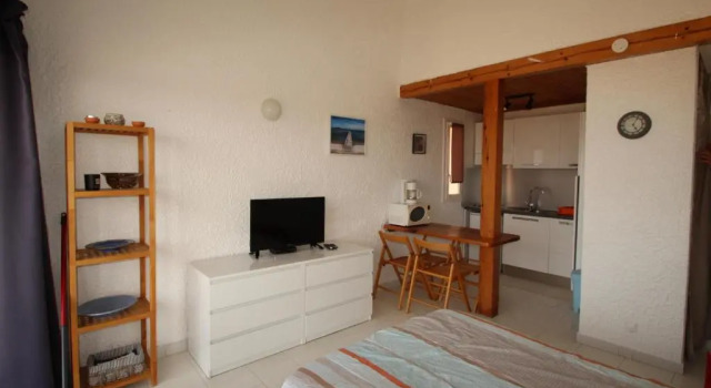 Studio vue mer au 1 etage, Rezerwuj Hotel Hotele w Korsyka z parkingiem, Parking