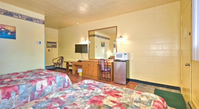 Четырёхместный номер Standard Motel R-100