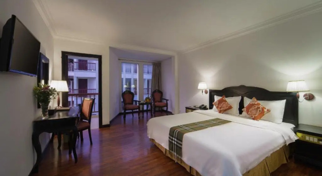 Двухместный номер Deluxe с балконом Smiling Hotel