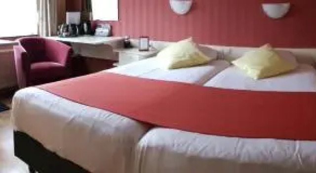 Hotel Restaurant De Hoogt, Забронировать Отель Звейндрехт Южная Голландия