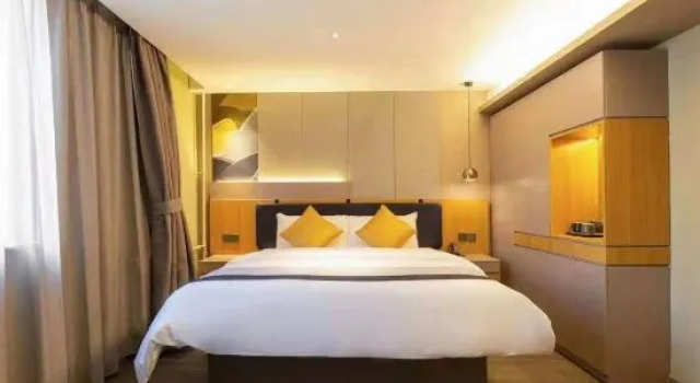 Homeinn · neo (Laiwu Kou Town Shenzhen South Road), Prenota Hotel Hotel a Jinan con piscina, Piscina
