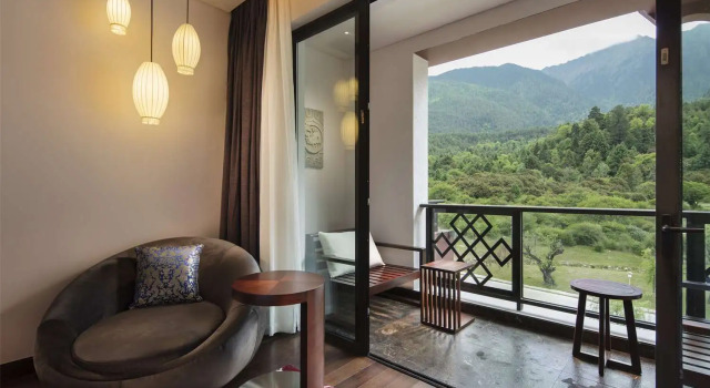 Номер Deluxe Hilton Linzhi Resort