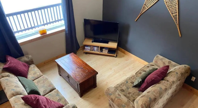 Gudjonson Getaway - 2 bed 2 bath Cabin, Buchen Sie Hotel Golden British Columbia