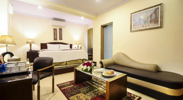 Suite Hotel One The Mall, Lahore
